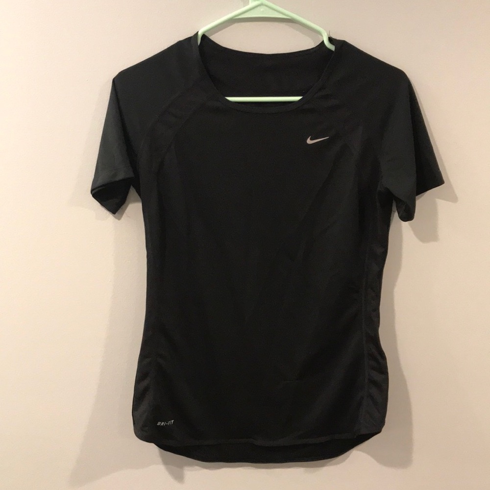 Women’s Nike dri-fit shirt